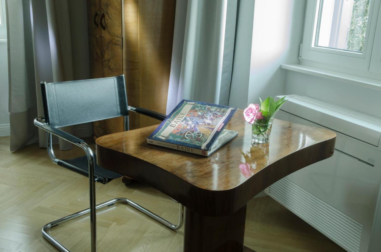Deluxe Beachfront Apartment Klara, ロヴラン エクステリア 写真